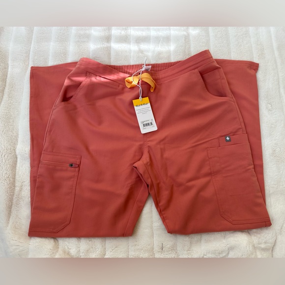 Figs CORAL Yola - Picture 1 of 2